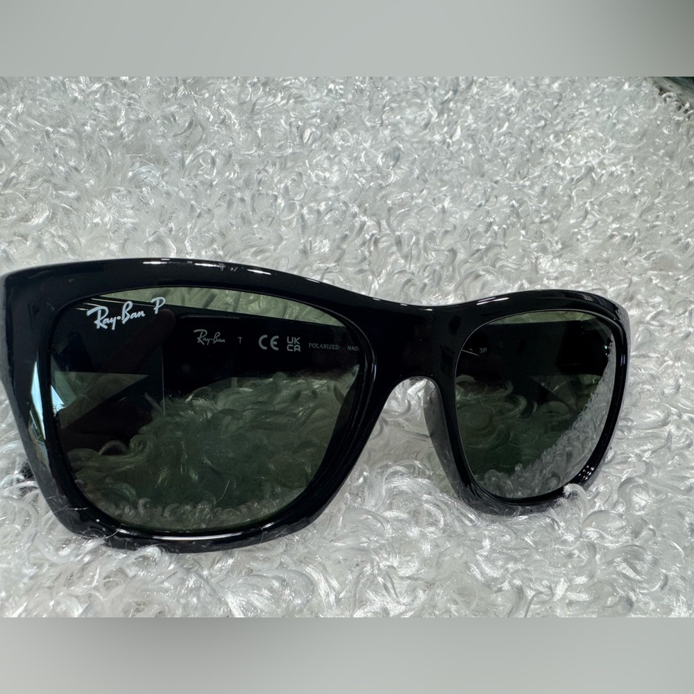 045 Ray-Ban RB4194 polarized sunglasses-Great condition!